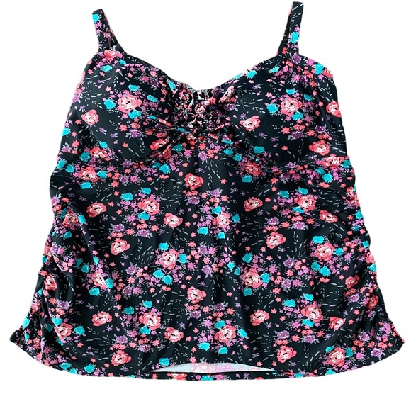 torrid Other - Torrid Tankini Swim Top LIKE NEW Adjustable Front Slimming Size 3